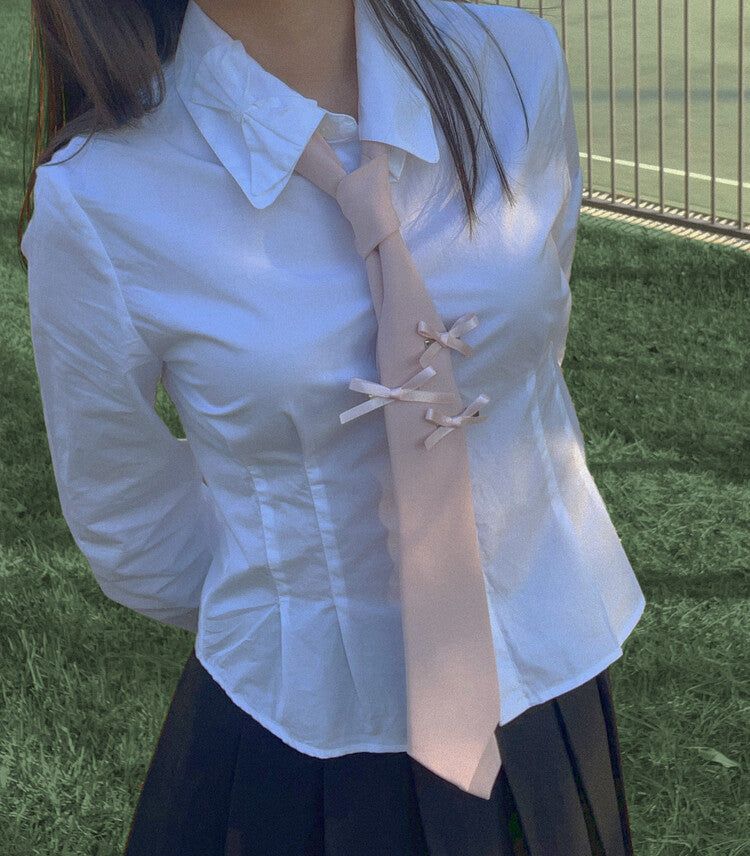 adorntie（アドオンタイ）の「Ribbon Collar Blouse（Tops）」