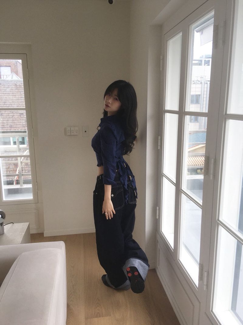 tail plaid ruffle shirt