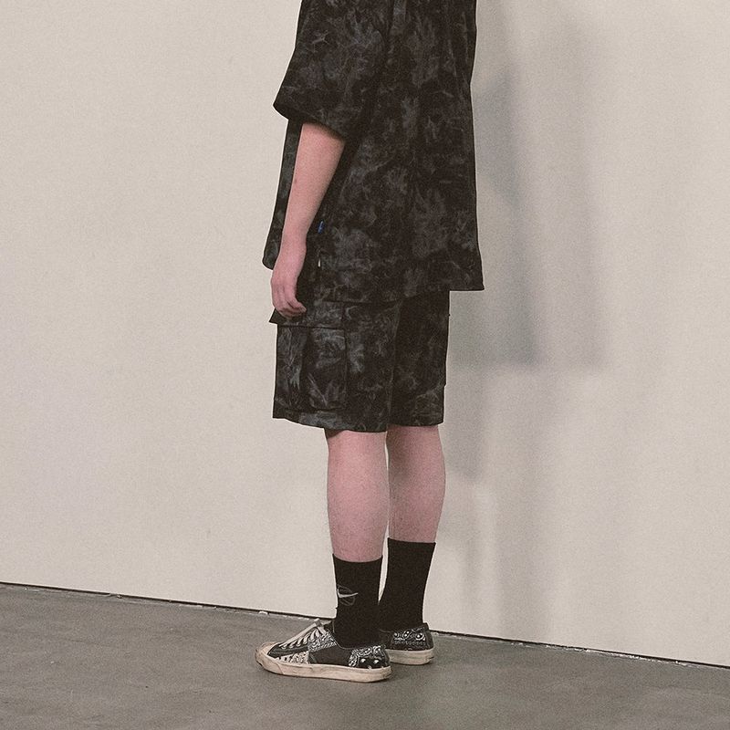tie-dye cargo shorts_black