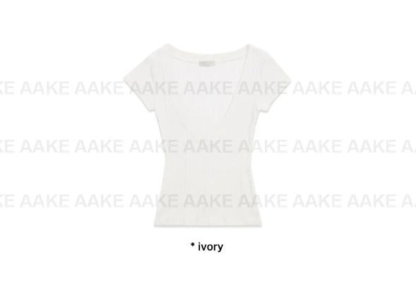 ディープVネックTシャツ