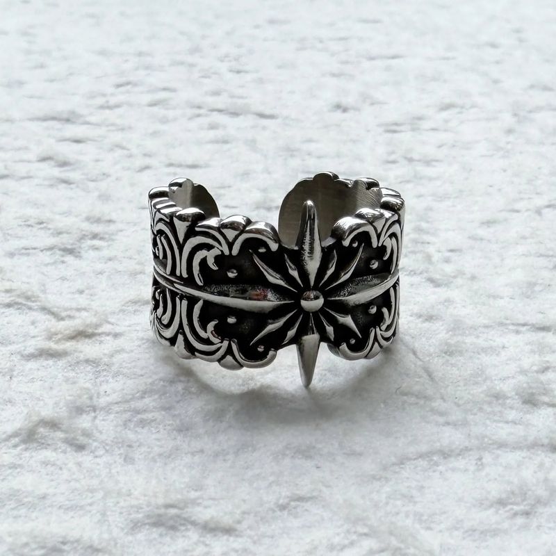 Starburst Engraved Ring