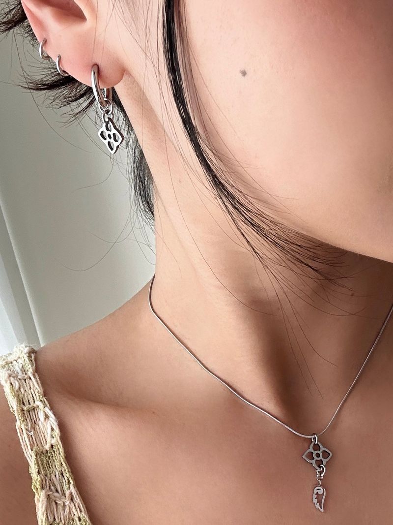 flower pattern earring