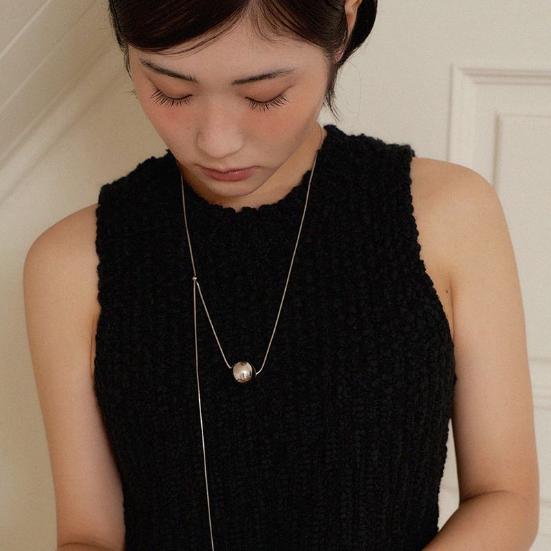 geegee(ジジ)の「maxy moving ball necklace - silver(Accessories)」