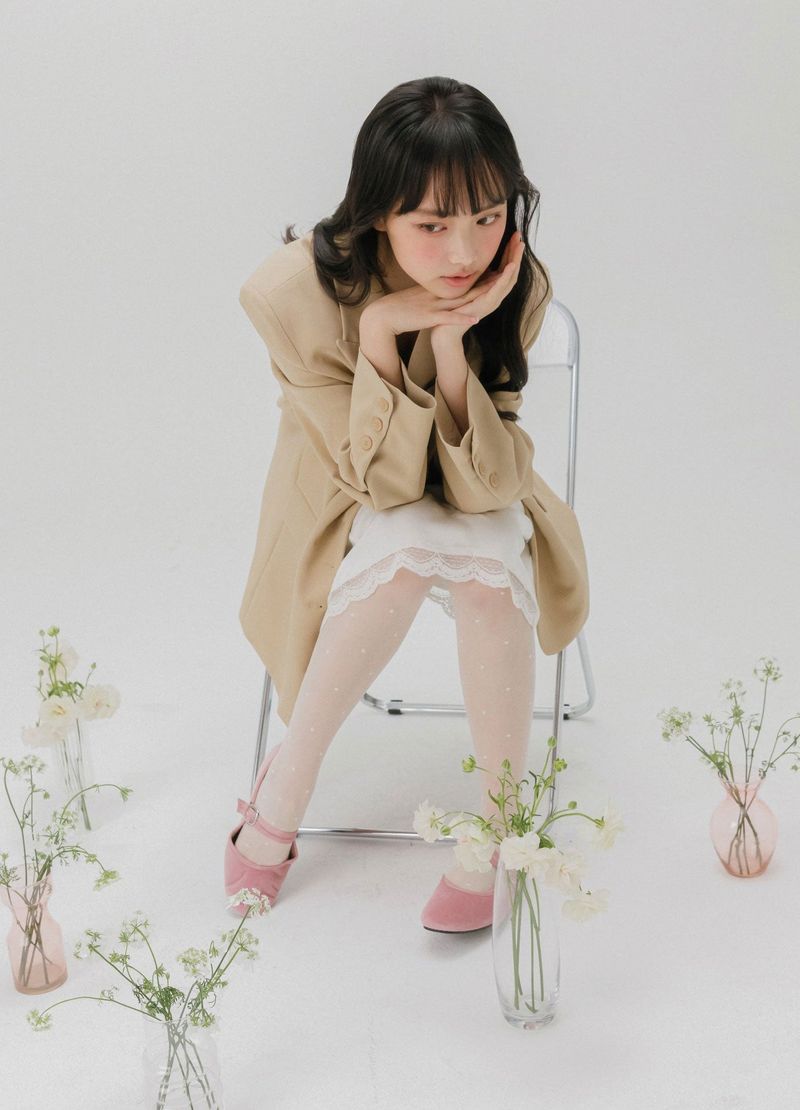 THREE BUTTON BLAZER (BEIGE)