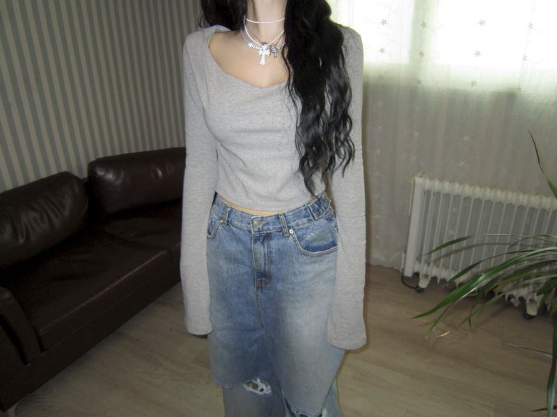 Gray shoulder crop hoodie