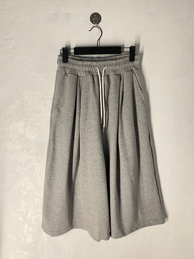Layer pintuck bermuda wide half pants 2C