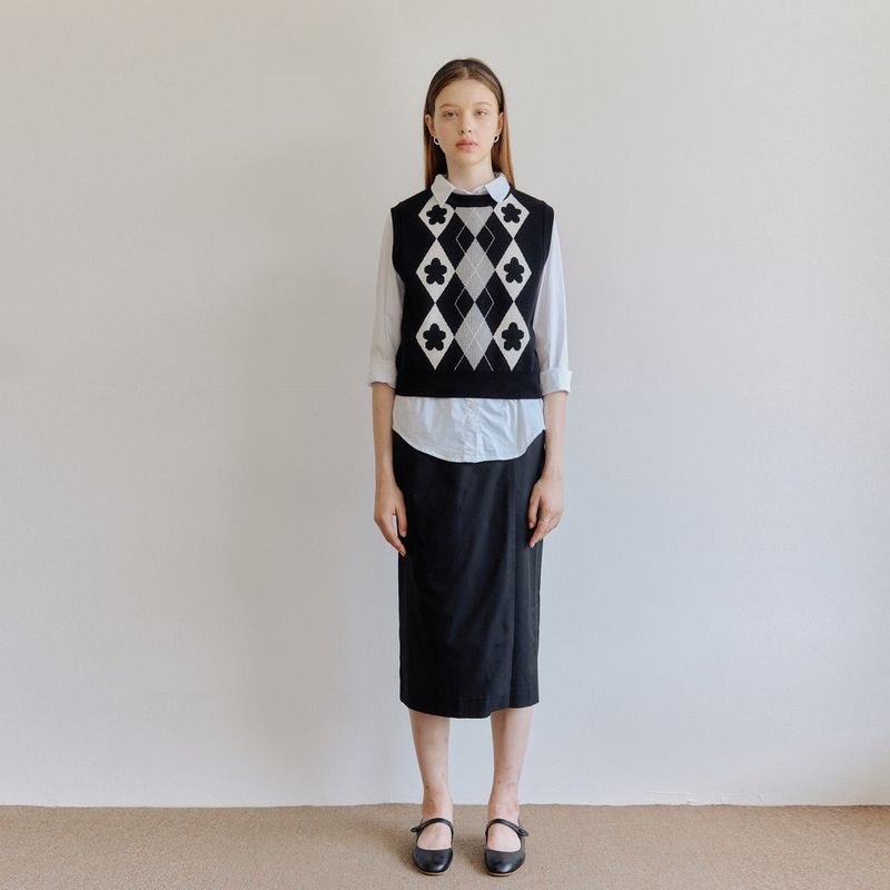 yuppe(ヤッピー)の「コットンラップスカート / COTTON WRAP SKIRT_BLACK(Skirts)」