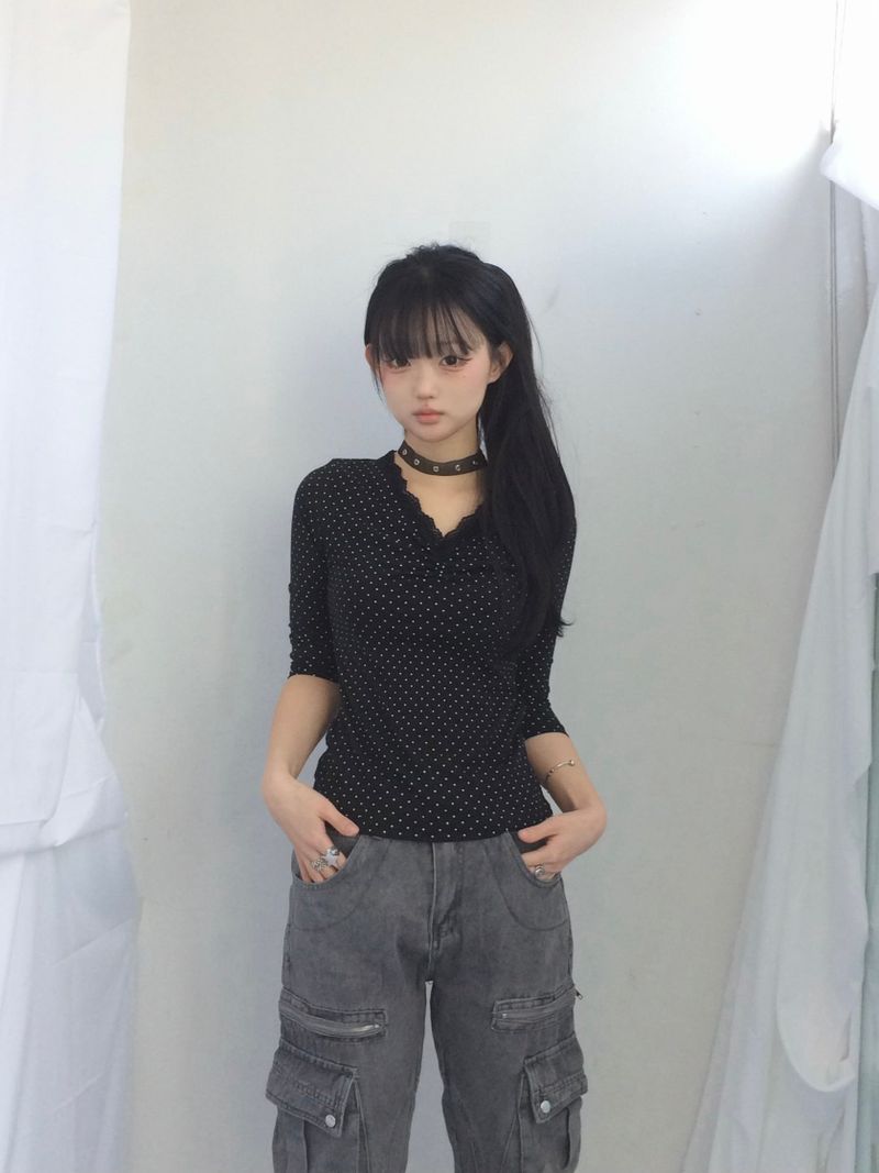 Lace V-Shirring Dot Top