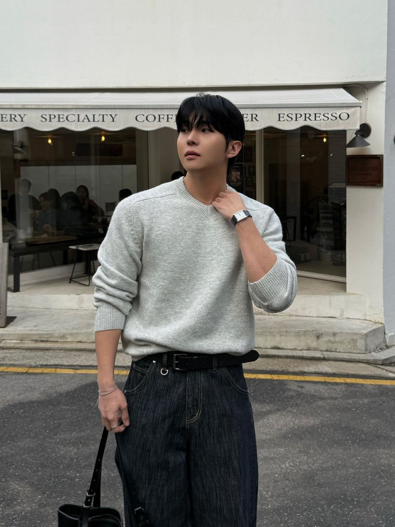 Settle line v-neck knitwear