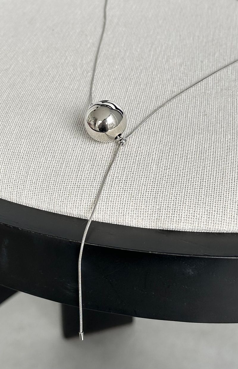 maxy moving ball necklace - silver