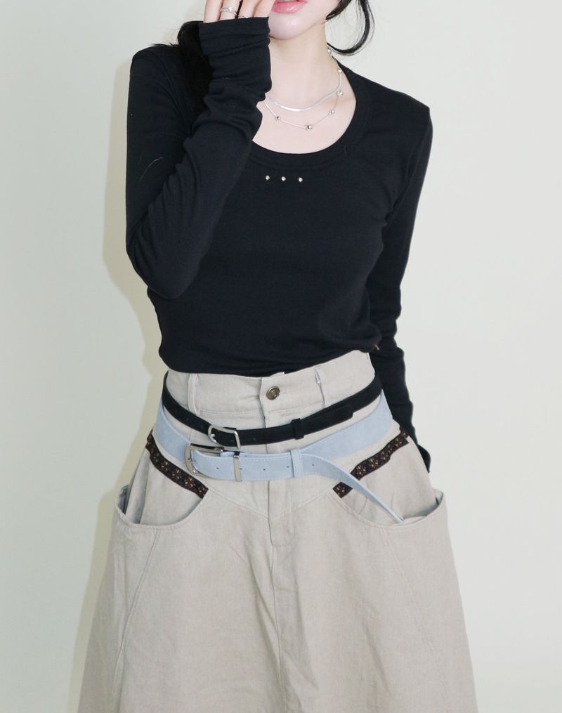 open stud U-neck round long-sleeved T-shirt