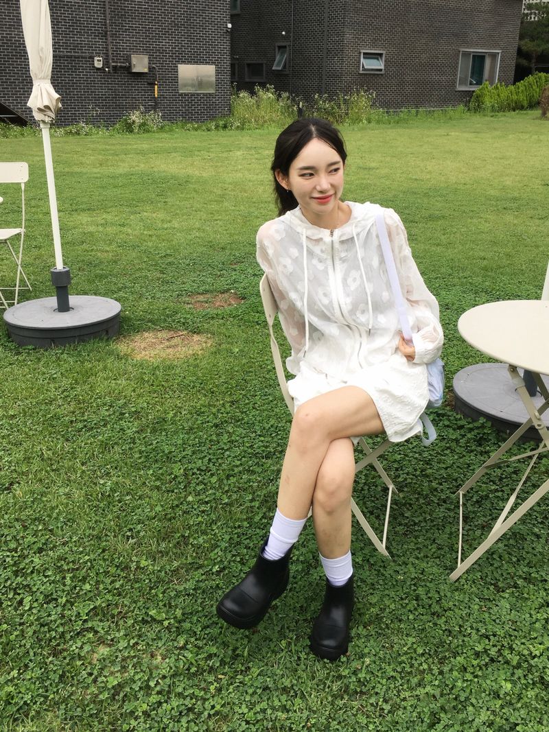 Airy Bloom Flower Zip-Up (3c)