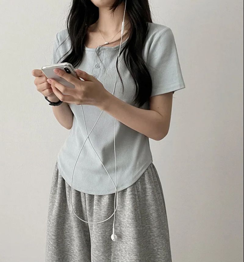 Waddoo hem round button short sleeve tee