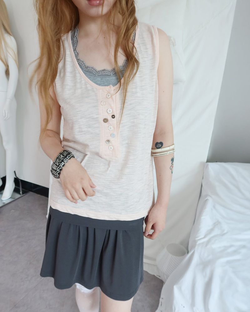 MORE BUTTON SLUB CAMI