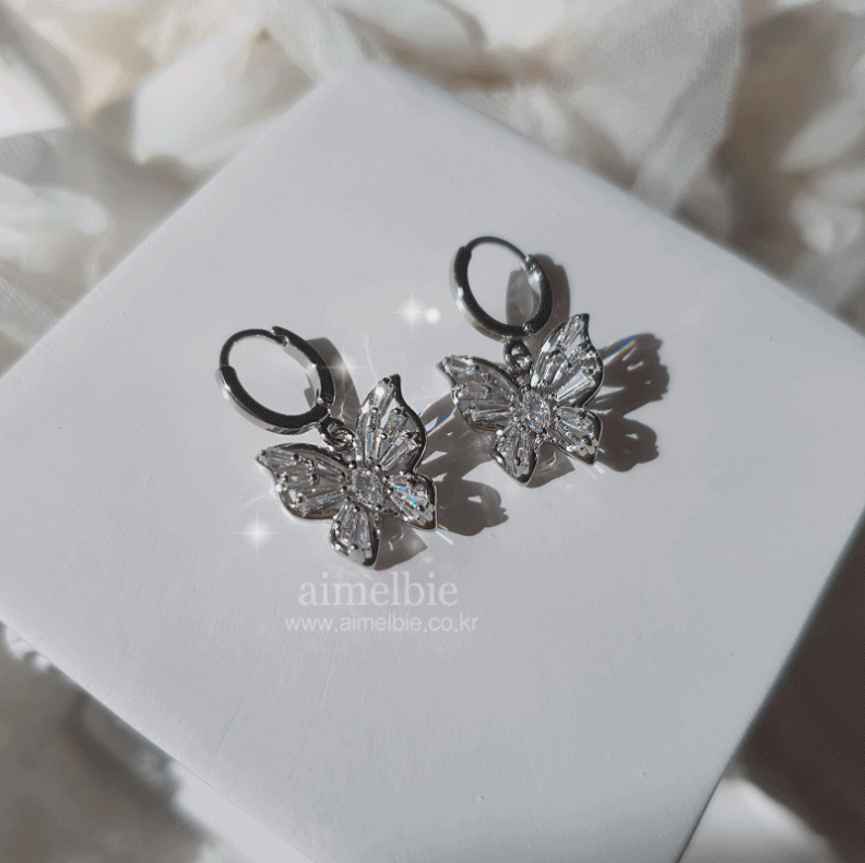 aimelbie（アイメルビー）の「バタフライフェアリーハギーズピアス（アクセサリー）」