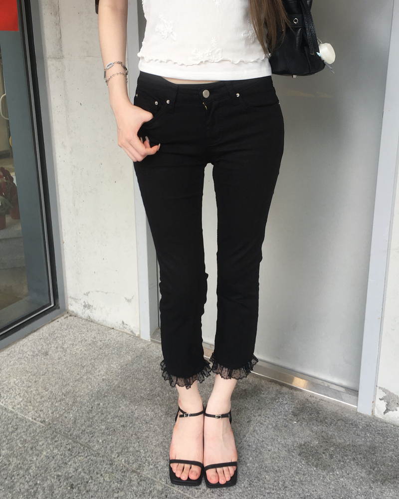 Lace capri pants