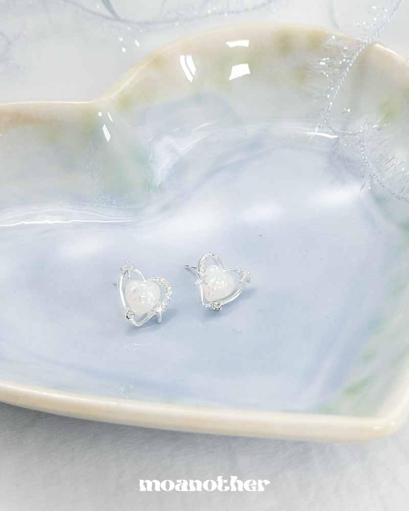[Hearts2Hearts Juun Pick!](Silver Post) Opal Heart Earring