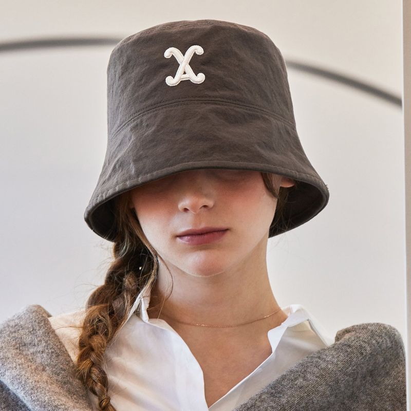 VA Curved 3D Logo Drop Bucket Hat / Brown