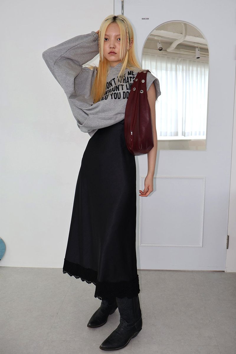 EYELET LEATHER BAG - WINE