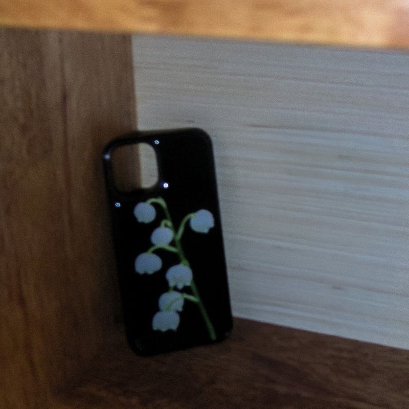 May Lily (epoxy bumper case)
