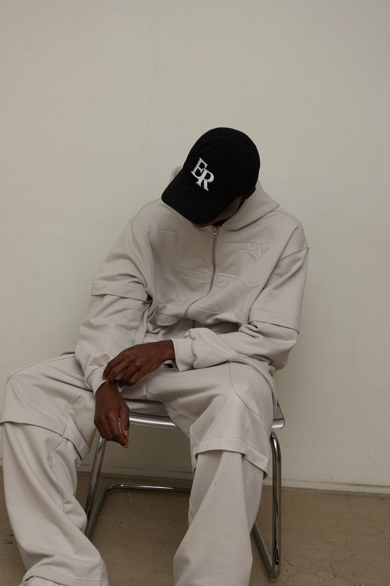 ER(EEERRR)(イーアール)の「EEERRR visor stitch point Ball cap (Black)(Hats)」