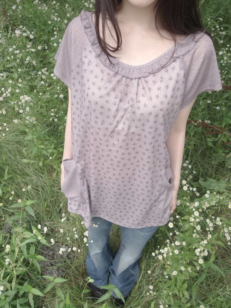 ZELENA（ゼレナ）の「ブルーベルTシャツ（トップス）」