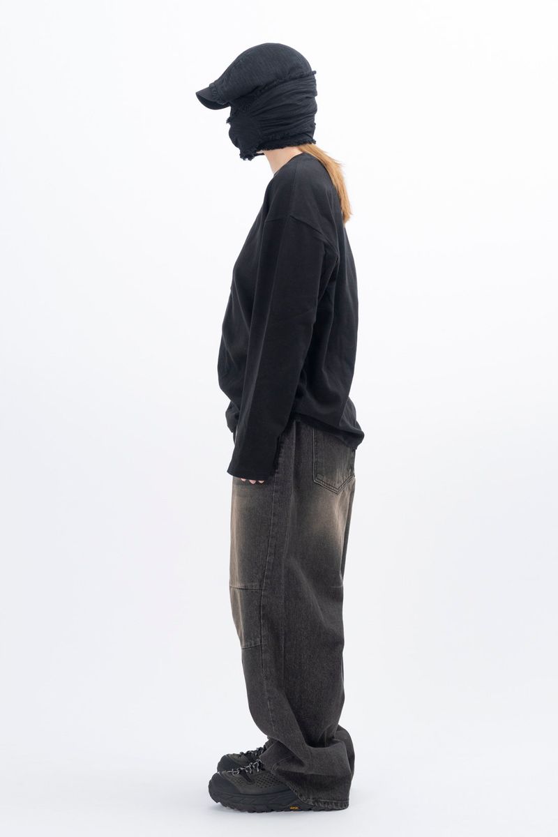 Risity Knee-Cut Curved Denim