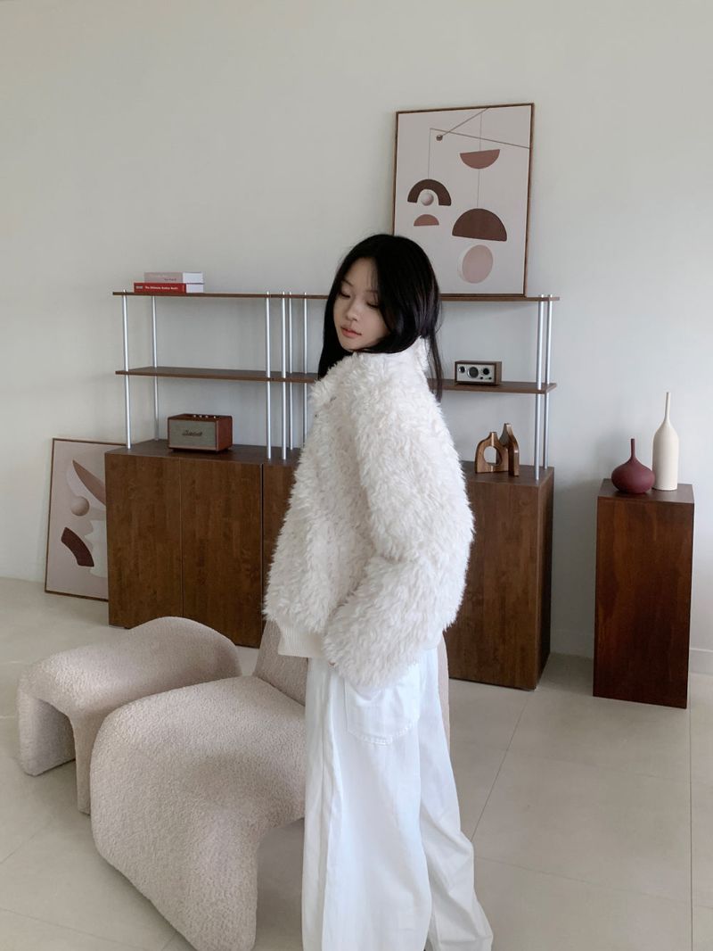 Luv Snowy Collar Fur Zip-Up Jacket