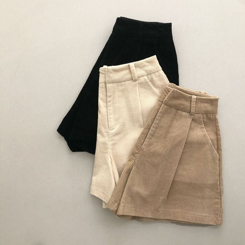 Madeleine Corduroy Pintuck Shorts