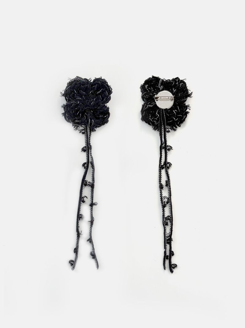 Fluffy Clover Beanie-Black
