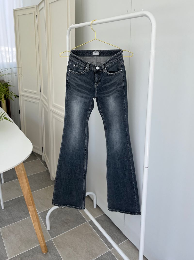 Clue Low Rise Denim Bootcut Pants (one color)