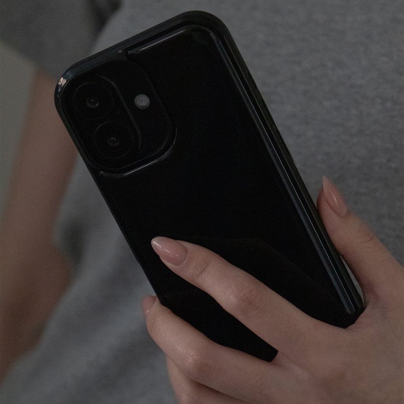minomi（ミンノミ）の「love black (black bumper)（Smartphone Accessories）」