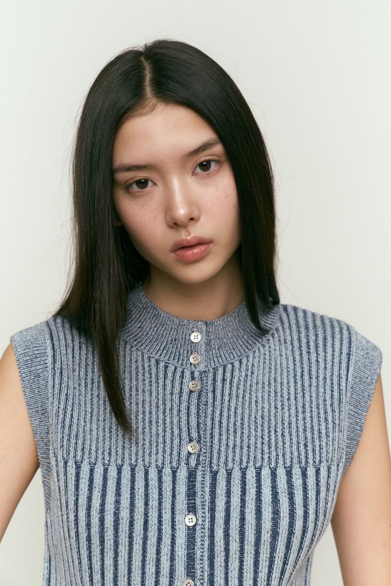 CHERRY CAP SLEEVE KNIT VEST [SKY]