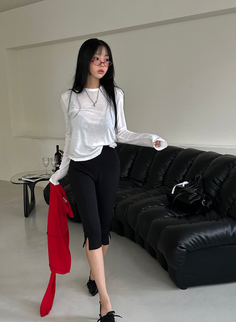 Fluffy and basic plain long-sleeved T-shirt