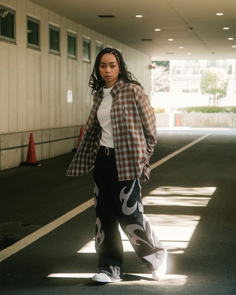 neversaynever®︎(ネバーセイネバー)の「バイカラーハートワイドパンツ ネイビー(Pants)」