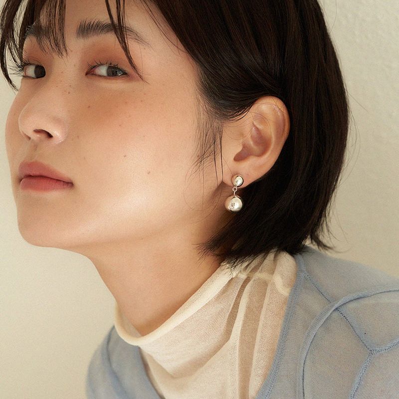 geegee(ジジ)の「half and ball earring(Accessories)」