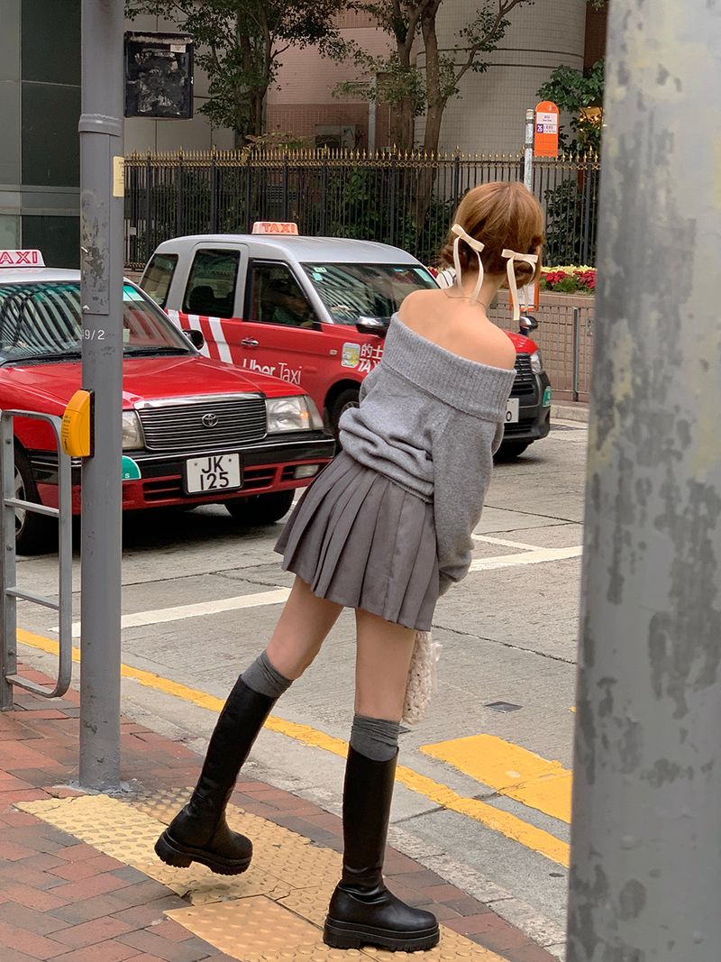 [MADE] PONIA OFF SHOULDER KNIT