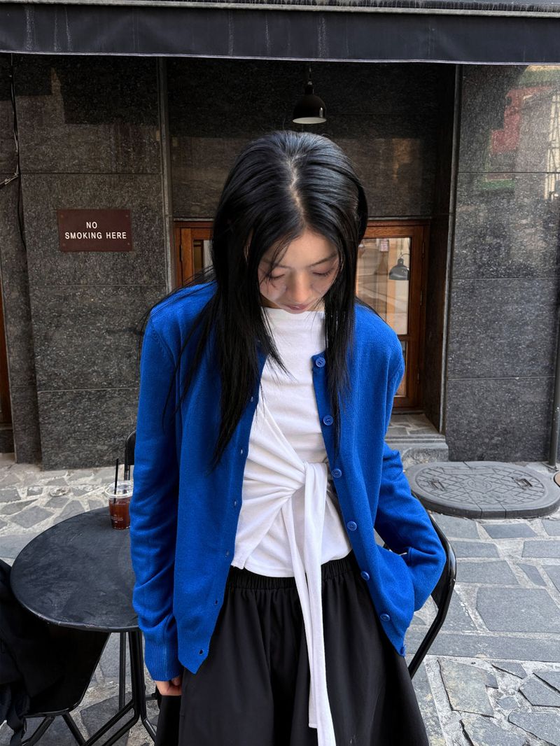  SHOULDER-HOLE WRAP TOP