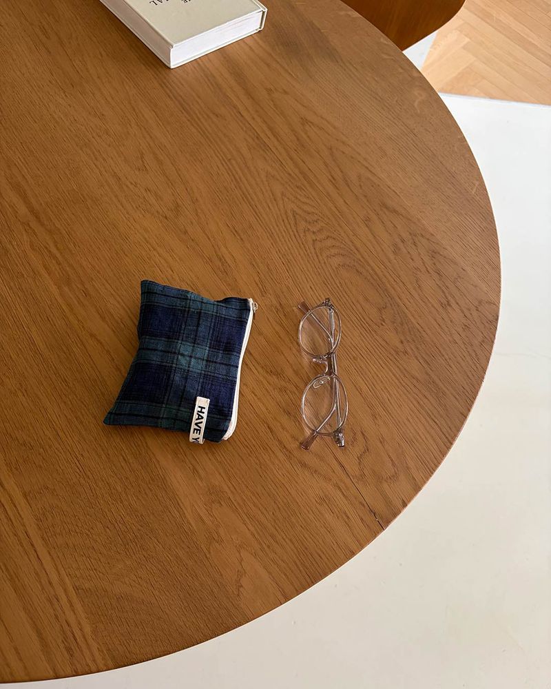 Linen check flat pouch - navy green , M size
