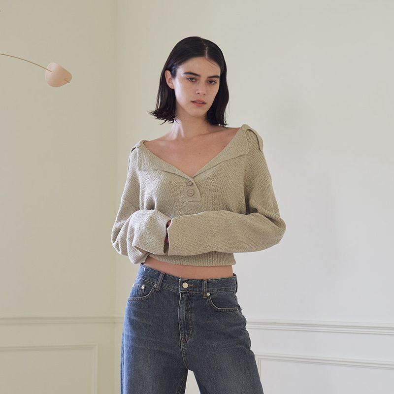 TMO BY 13MONTH（ティーエムオーバイサーティーンマンス）の「BACKLESS COLLARED KNIT (BEIGE)（Tops）」