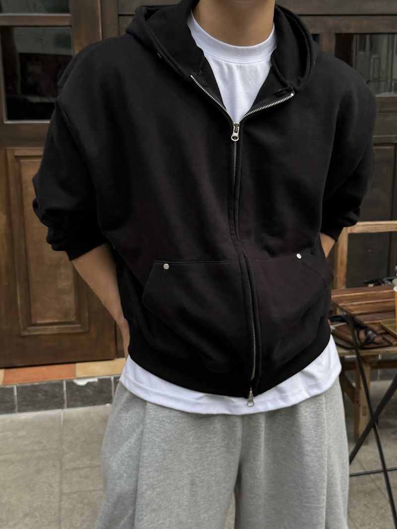 Hold rivet crop hooded zip-up
