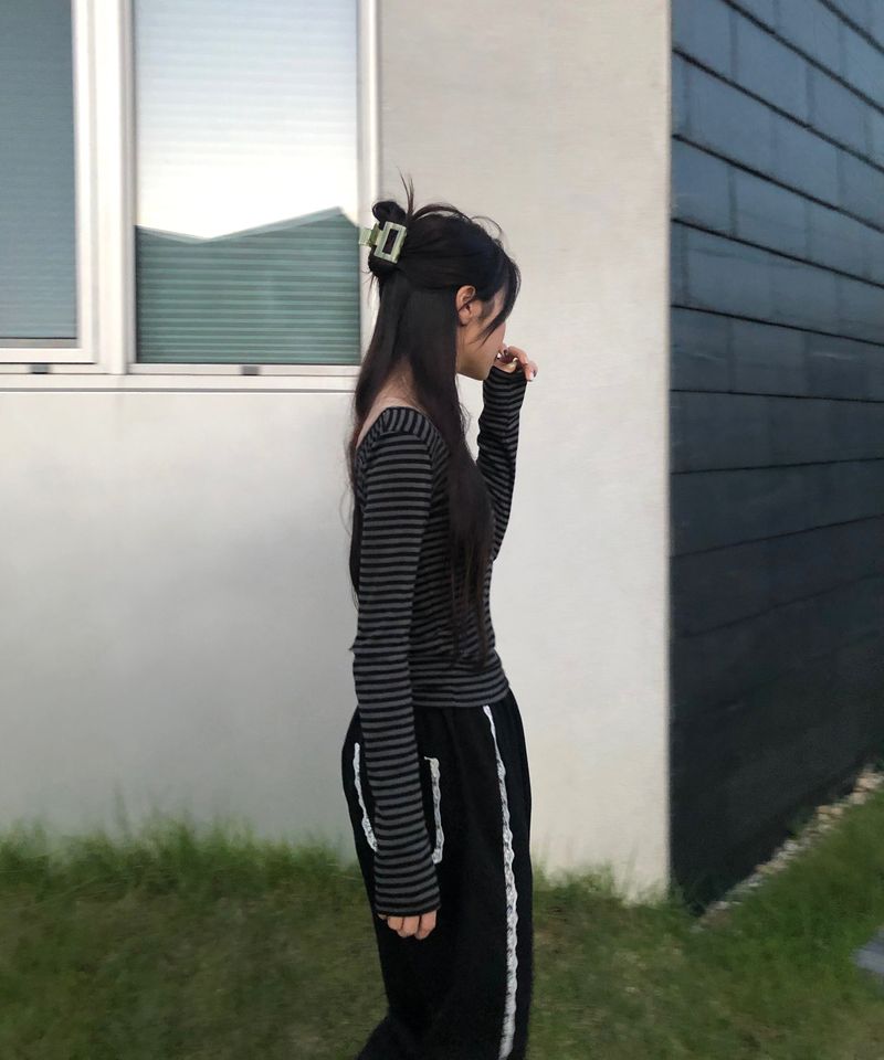 Stripe u-neck tee