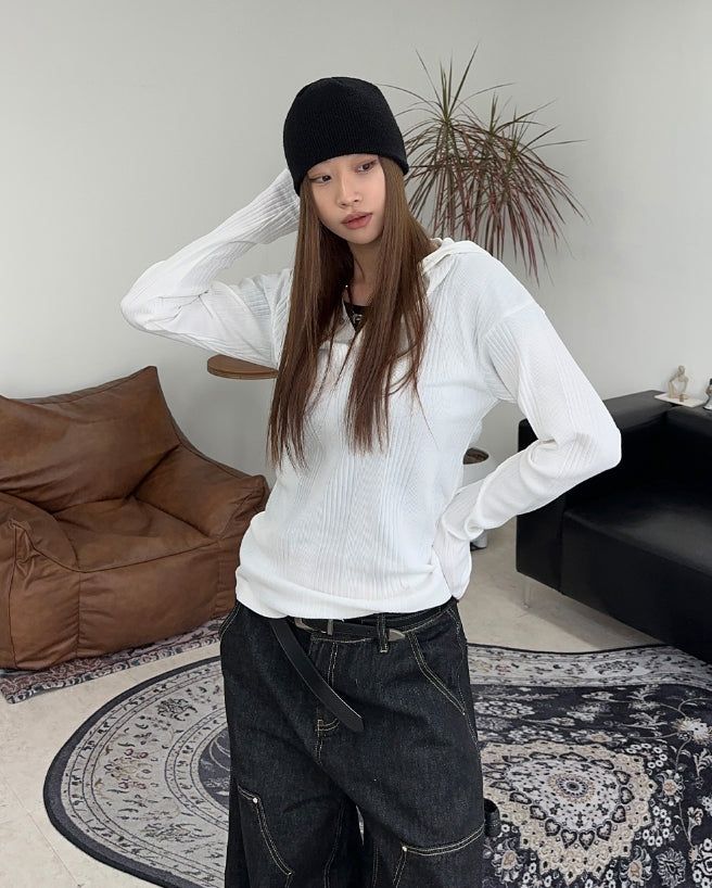 SATIIIZ（サティーズ）の「Charis Henley Neck Hooded Knit（Tops）」