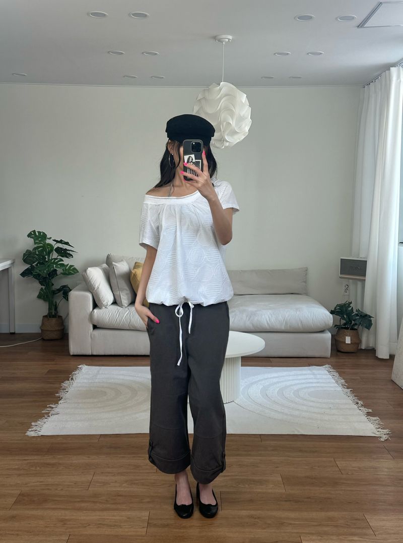 big dot off shoulder tee