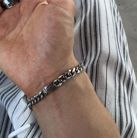 LOOKPLE（ルックプル）の「シカオ0026ティアニウムチェーンブレスレット（アクセサリー）」