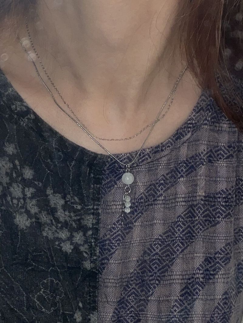 White dew necklace