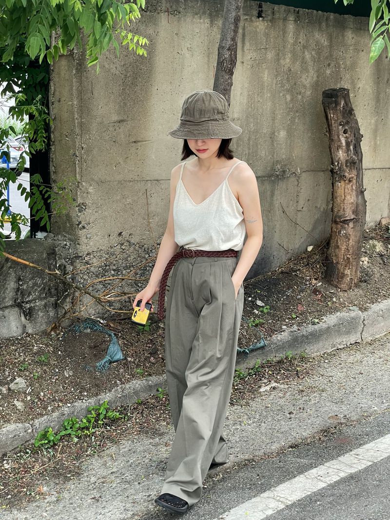 Natural linen sleeveless