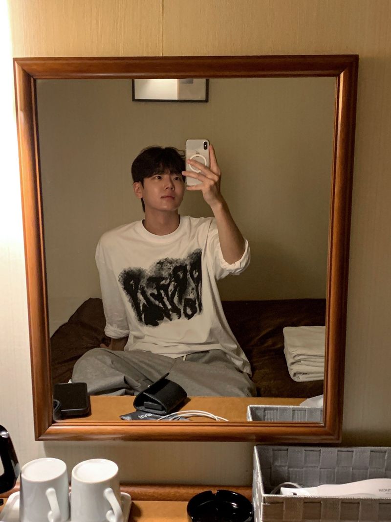 Brick printed long sleeve