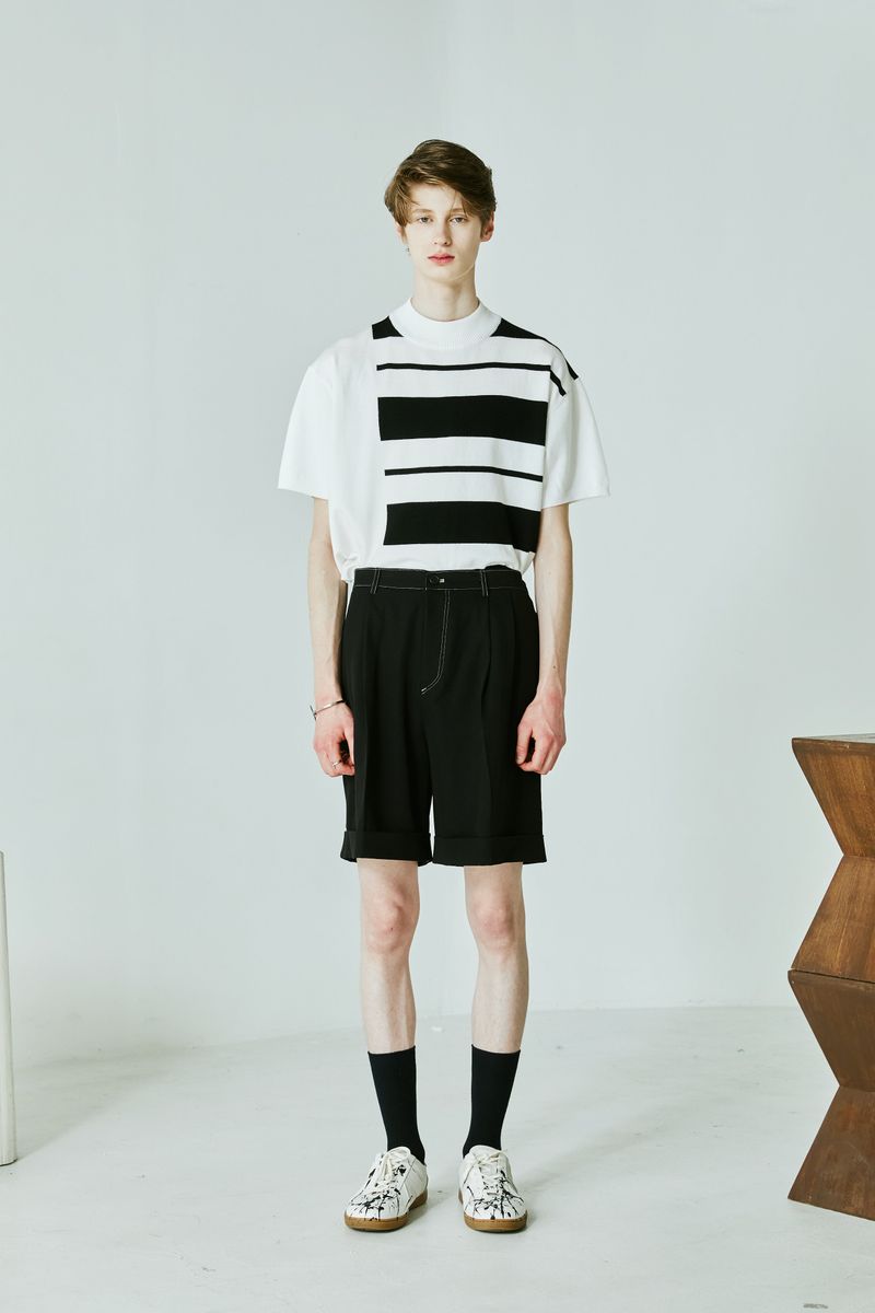 MOCK NECK HALF STRIPE KNIT T-SHIRT
