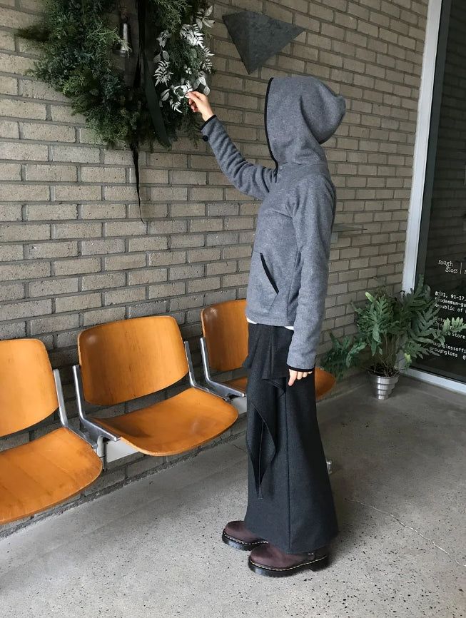 FLEECE FINGER-HOLE HOOD TOP
